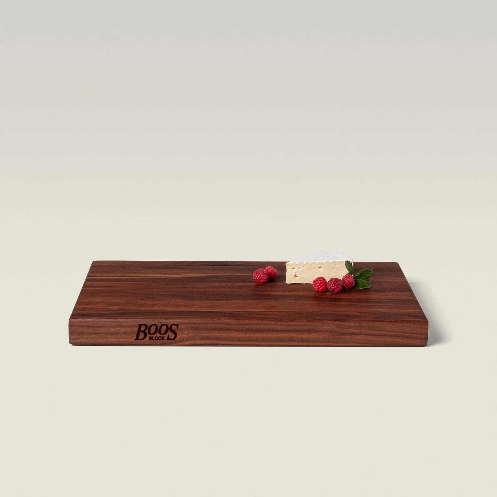 John Boos R-Board Series Rectangular Wooden Walnut Cutting Board 18”x12”
