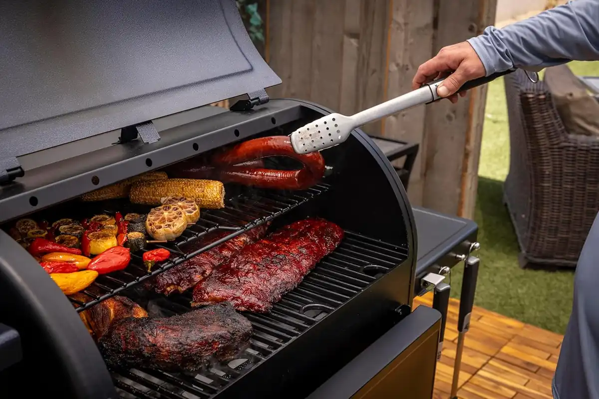 Pit Boss 850 Navigator Series WiFi & Bluetooth Wood Pellet Grill & Smoker